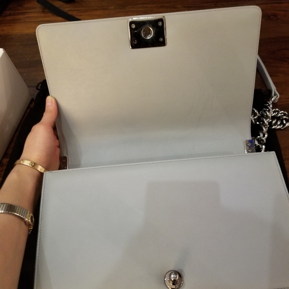 ❗SOLD❗Chanel New Medium Patent Leather Boy Bag - Picture 6 of 8